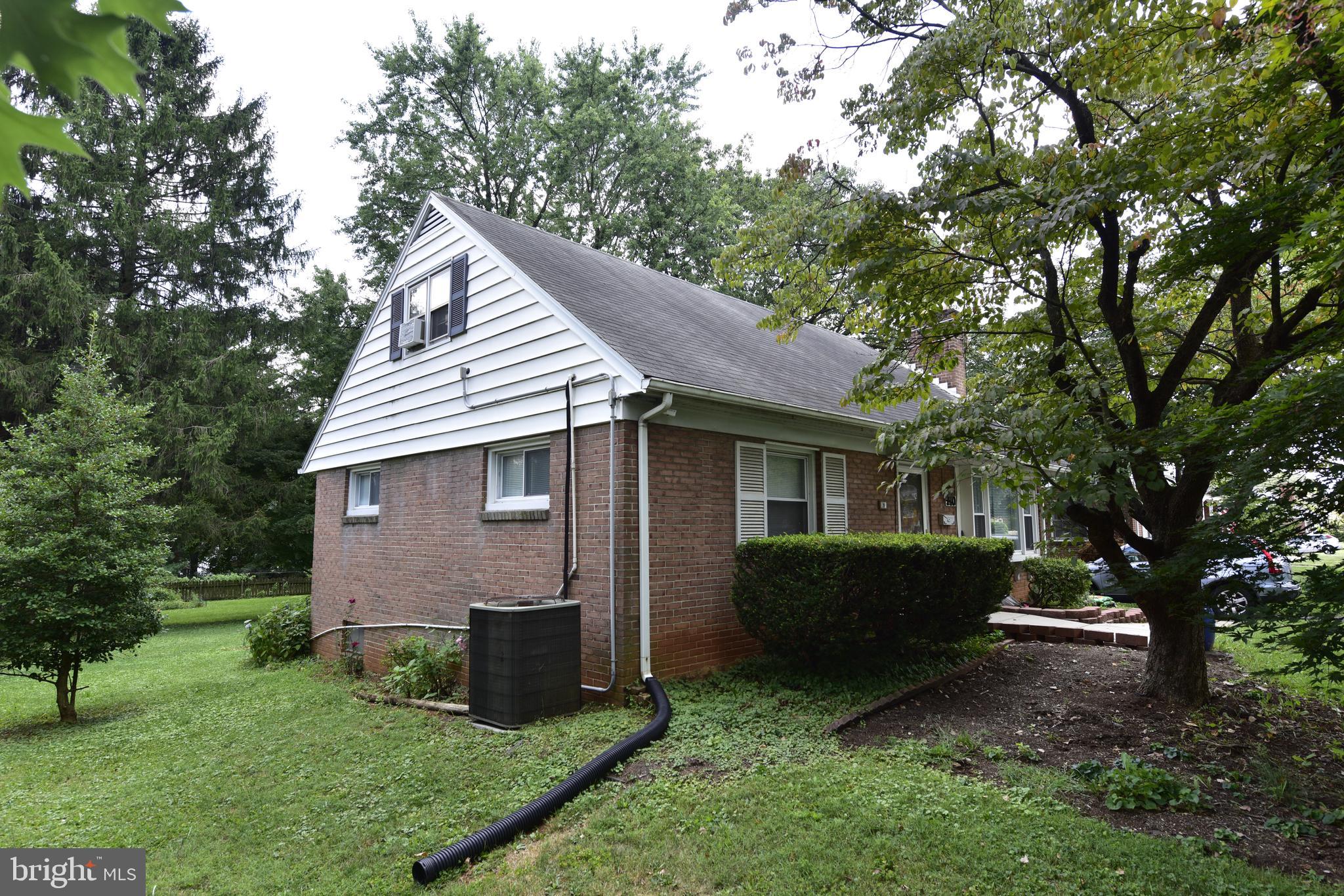 310 Pleasure Road Lancaster, PA 17601 - Photo 2 of 10 Side View