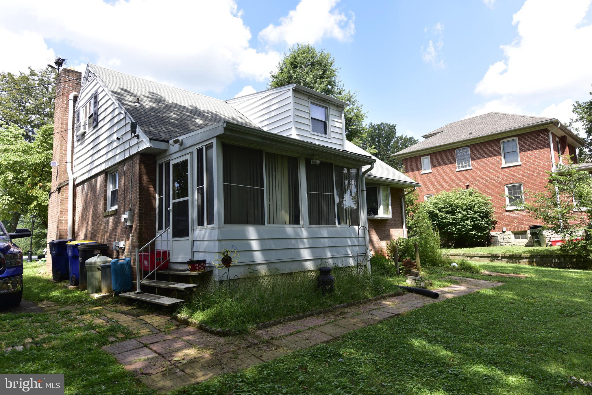 310 Pleasure Road Lancaster, PA 17601 - Photo 5 of 10 Side View of Sun Porch