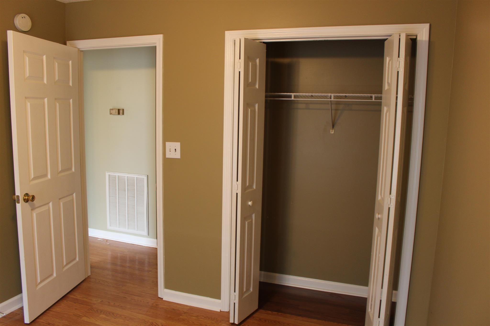 916 Granny White Road Clarksville, TN 37040 - Photo 15 of 19 a view of closet area