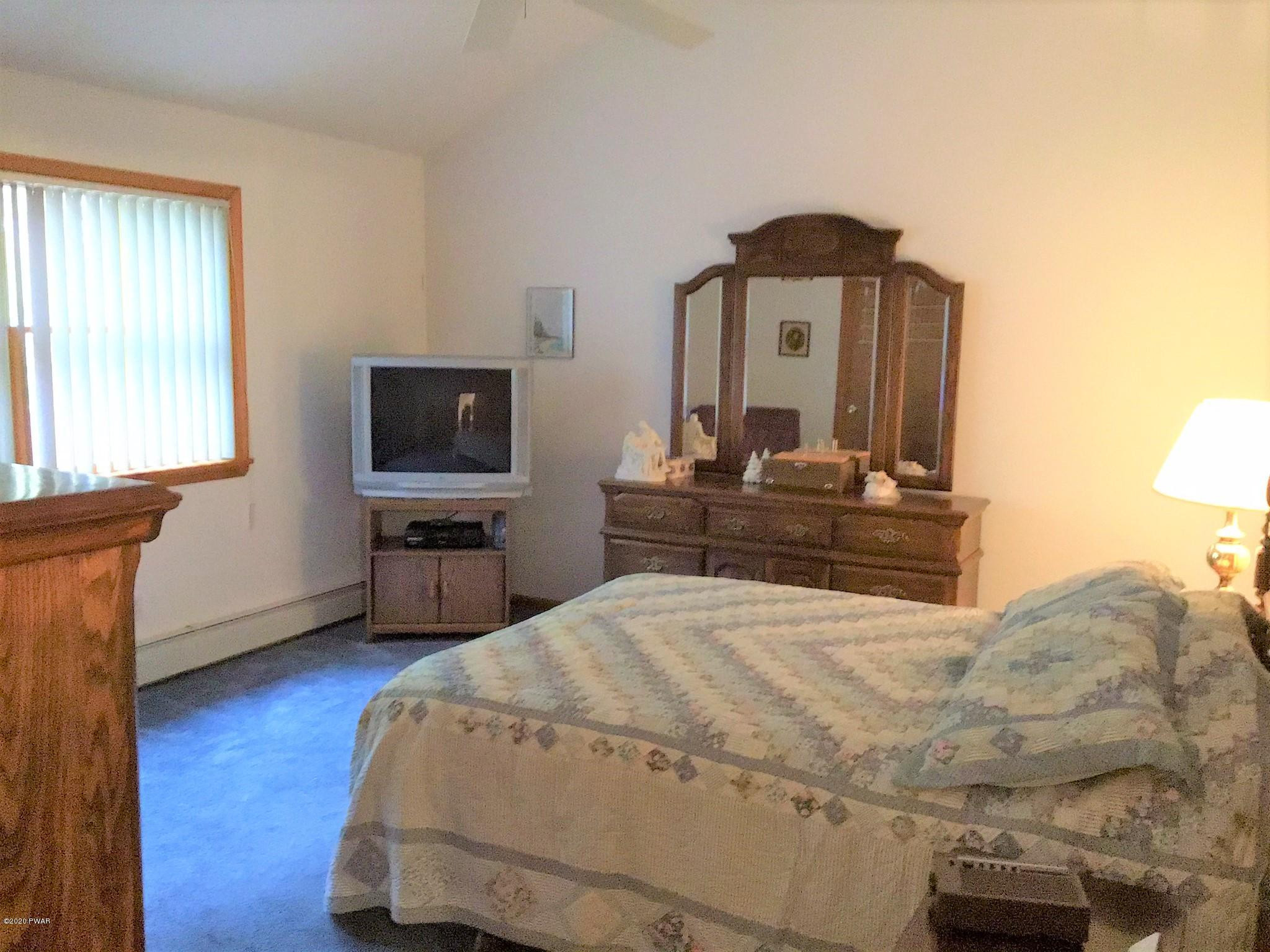 177 Ridgeview Drive Lake Ariel, PA 18436 - Photo 15 of 19