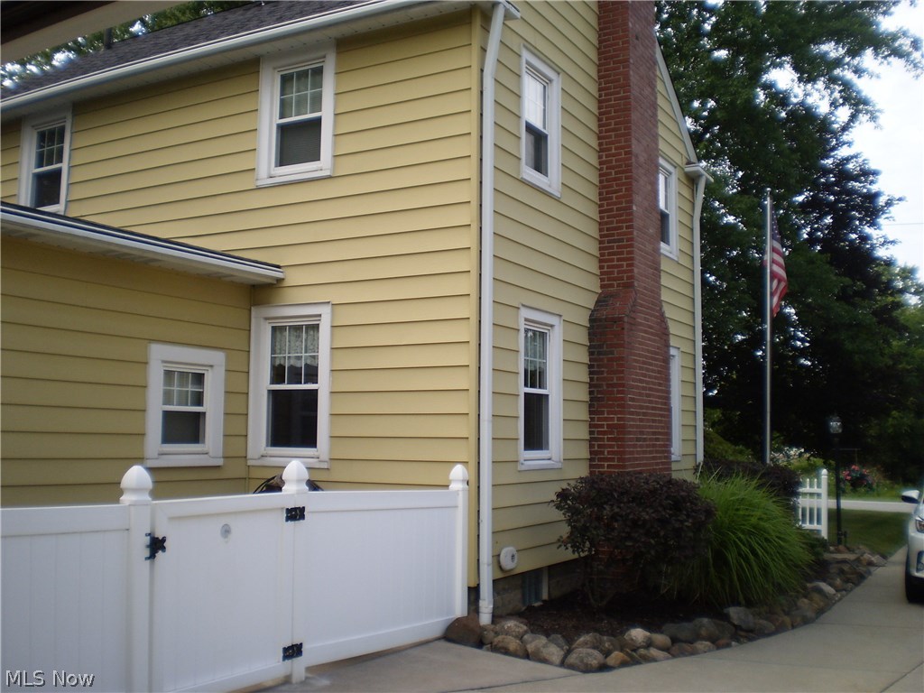 6682 Seneca Road Cleveland, OH 44143 - Photo 2 of 24 Gallery Image 2