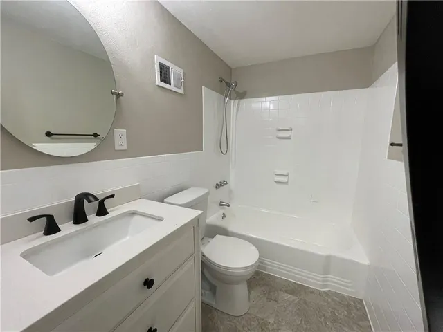 $179,999 | 2965 Pharr Court South, Unit 119, Atlanta, GA 30305