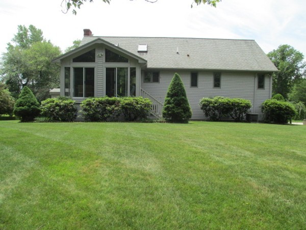 140 Sagamore Road Seekonk, MA 02771 - Photo 3 of 25 Gallery Image 3