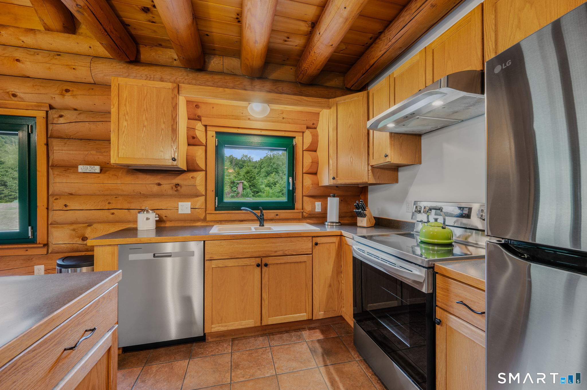 1409 Millbrook Road Middletown, CT 06457 - Photo 6 of 34