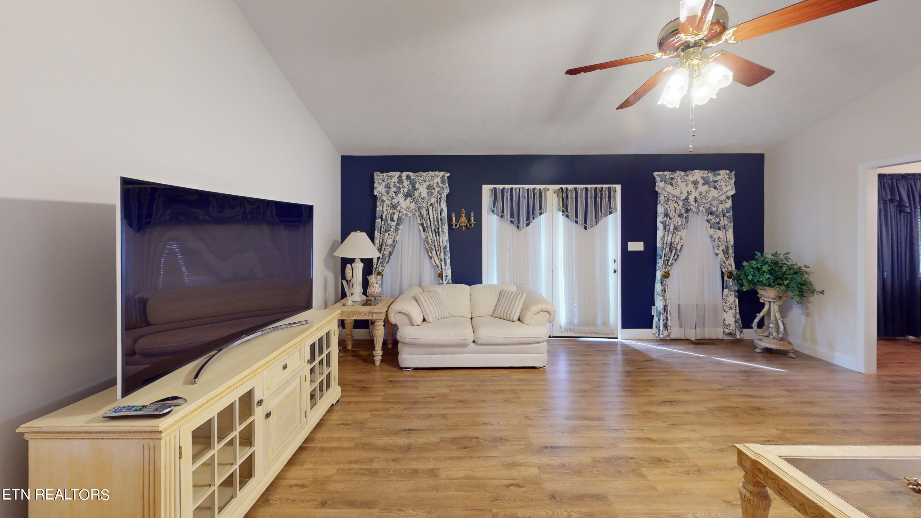 4981 Jonathan Drive Morristown, TN 37814 - Photo 7 of 47 Living Room (3)