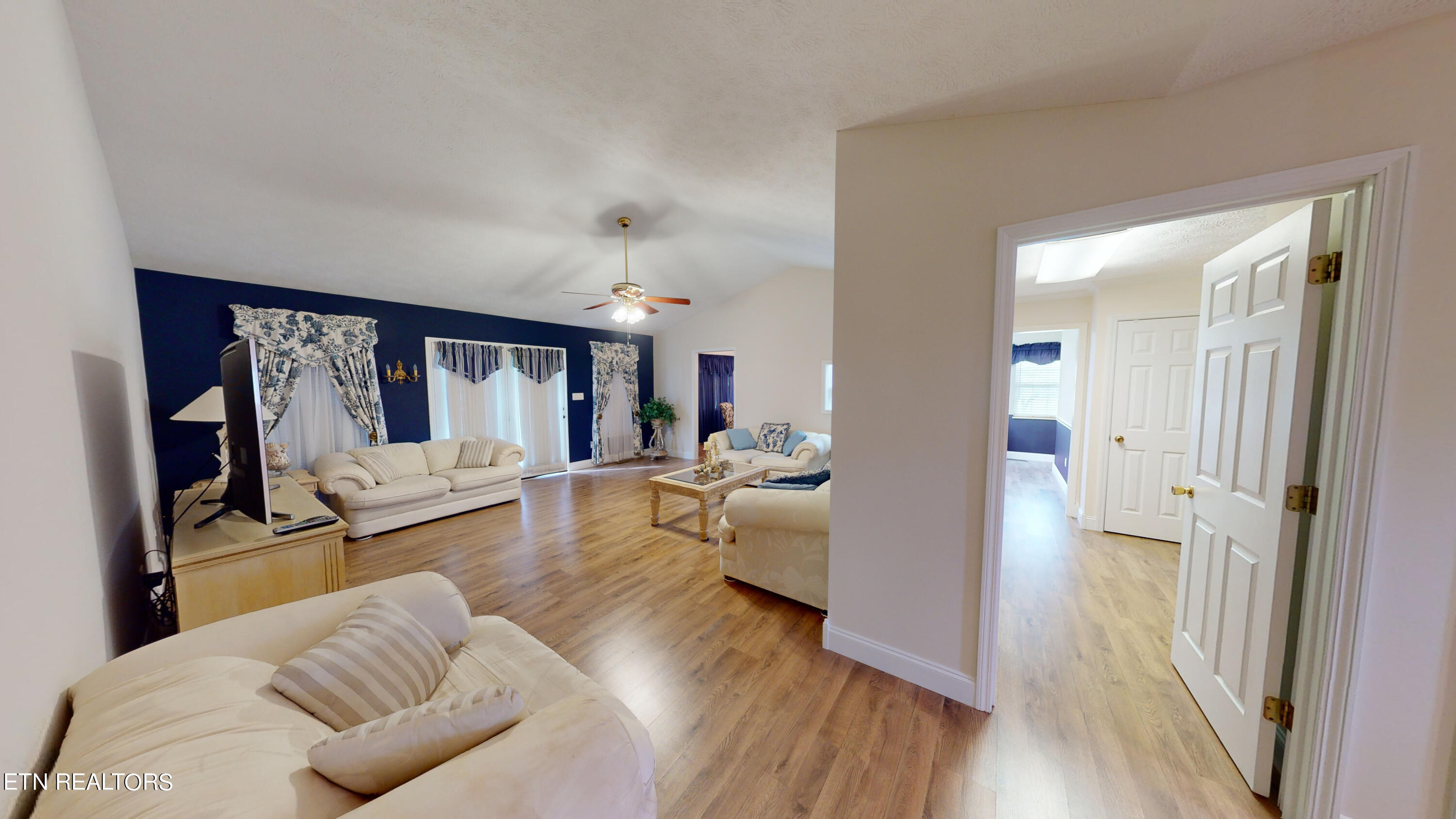 4981 Jonathan Drive Morristown, TN 37814 - Photo 8 of 47 04.17.2024_08.13.52