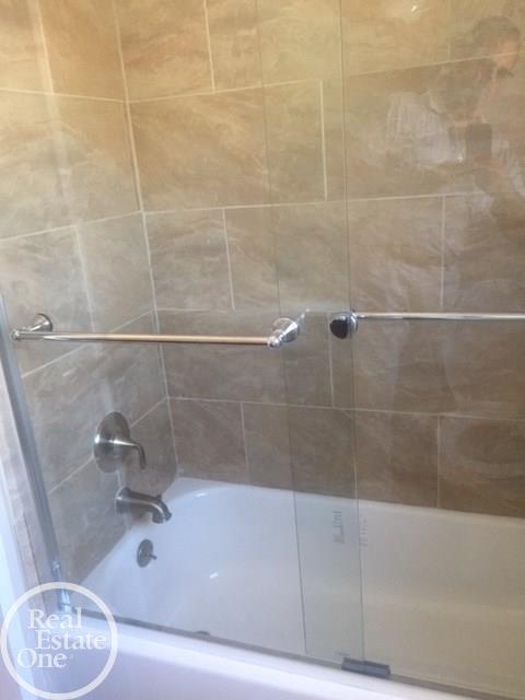 1830 Newcastle Road Grosse Pointe Woods, MI 48236 - Photo 11 of 27
