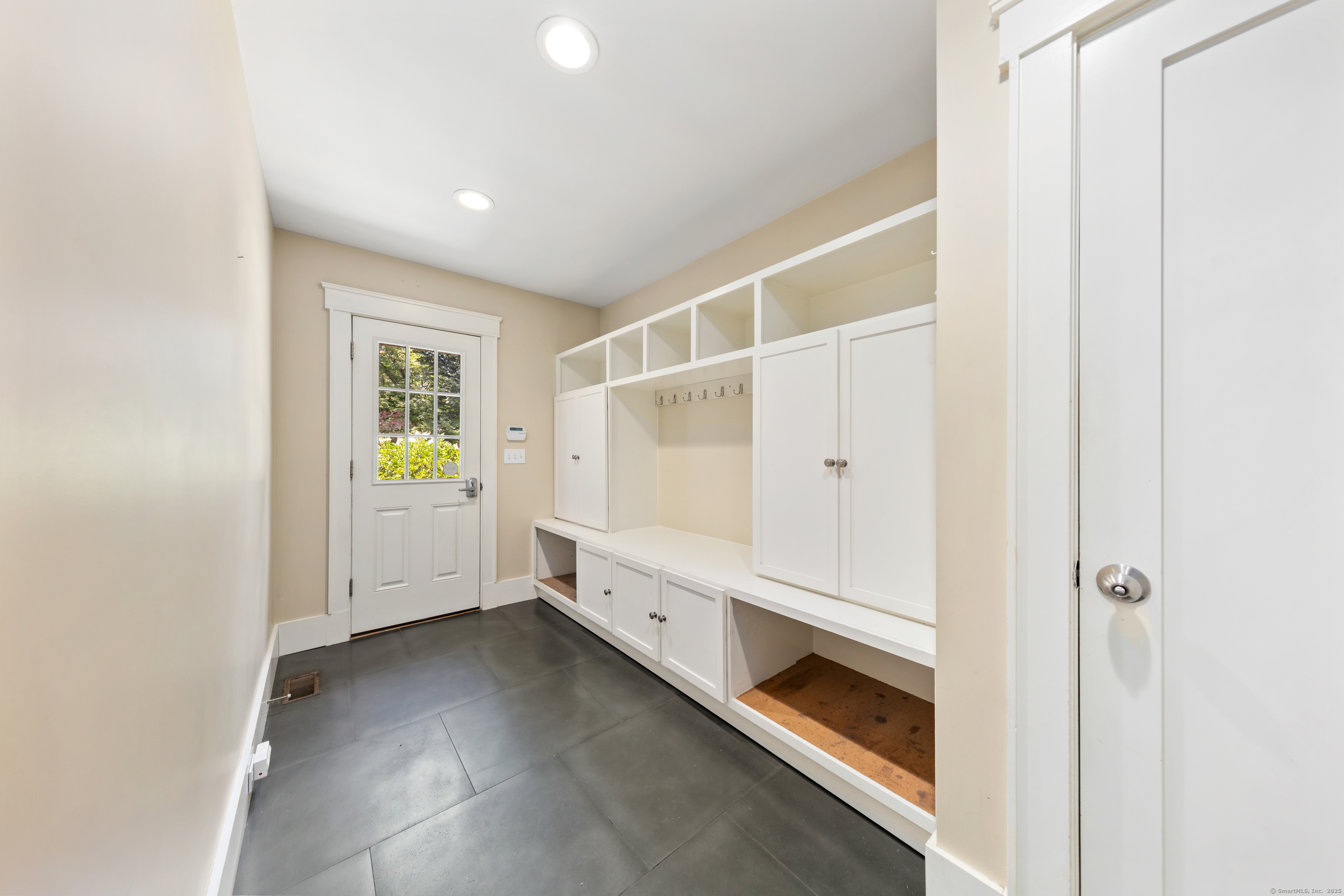 358 Hoyt Street Darien, CT 06820 - Photo 22 of 40 a view of an empty room