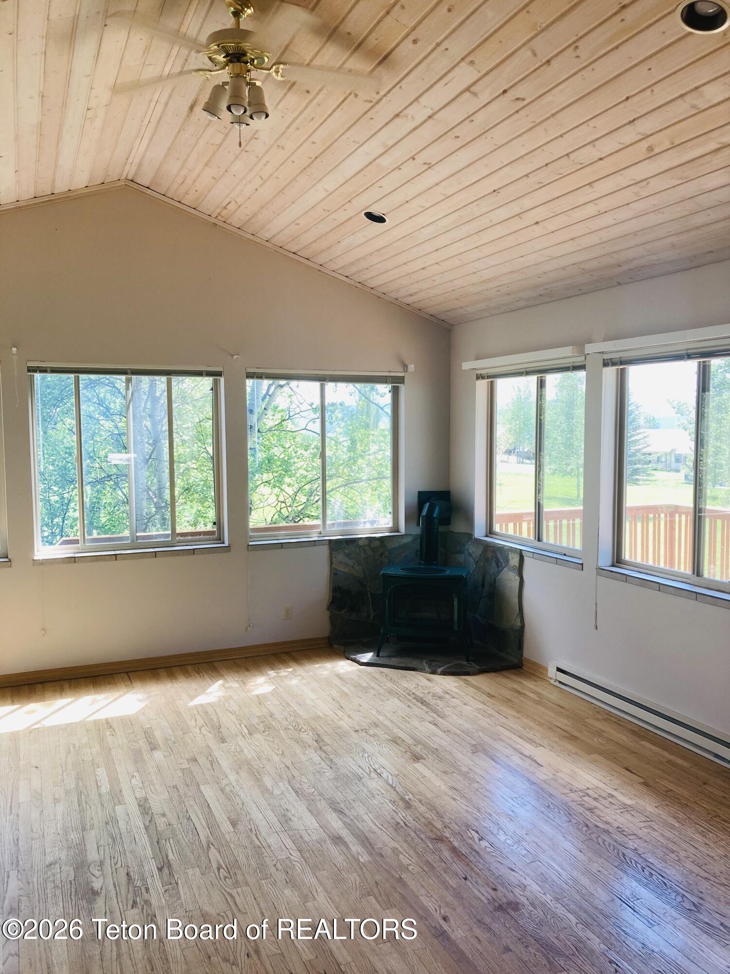 50 Cheyenne Circle Star Valley Ranch, WY 83127 - Photo 5 of 25 Living Room