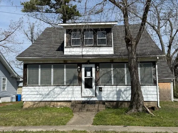 $9,900 | 600 Dewey Street, Eldorado, IL 62930