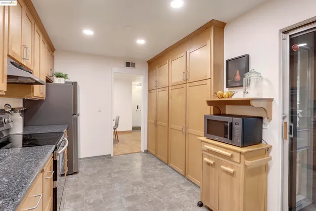 $639,999 | 323 Monte Vista Avenue, Unit 107, Oakland, CA 94611