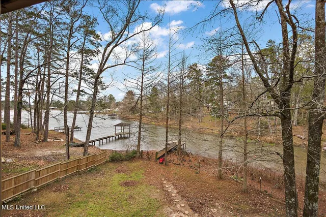 $210,000 | 806 East Dewey Camp Drive, Florence, MS 39073