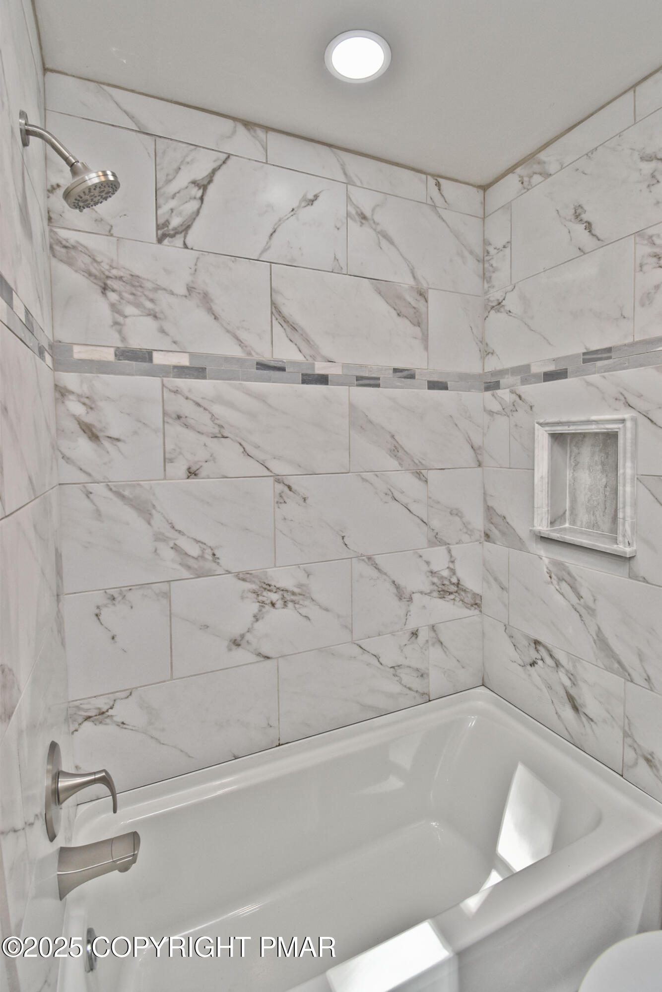 348 Summit Road Swiftwater, PA 18370 - Photo 21 of 47 a bathroom with a bathtub