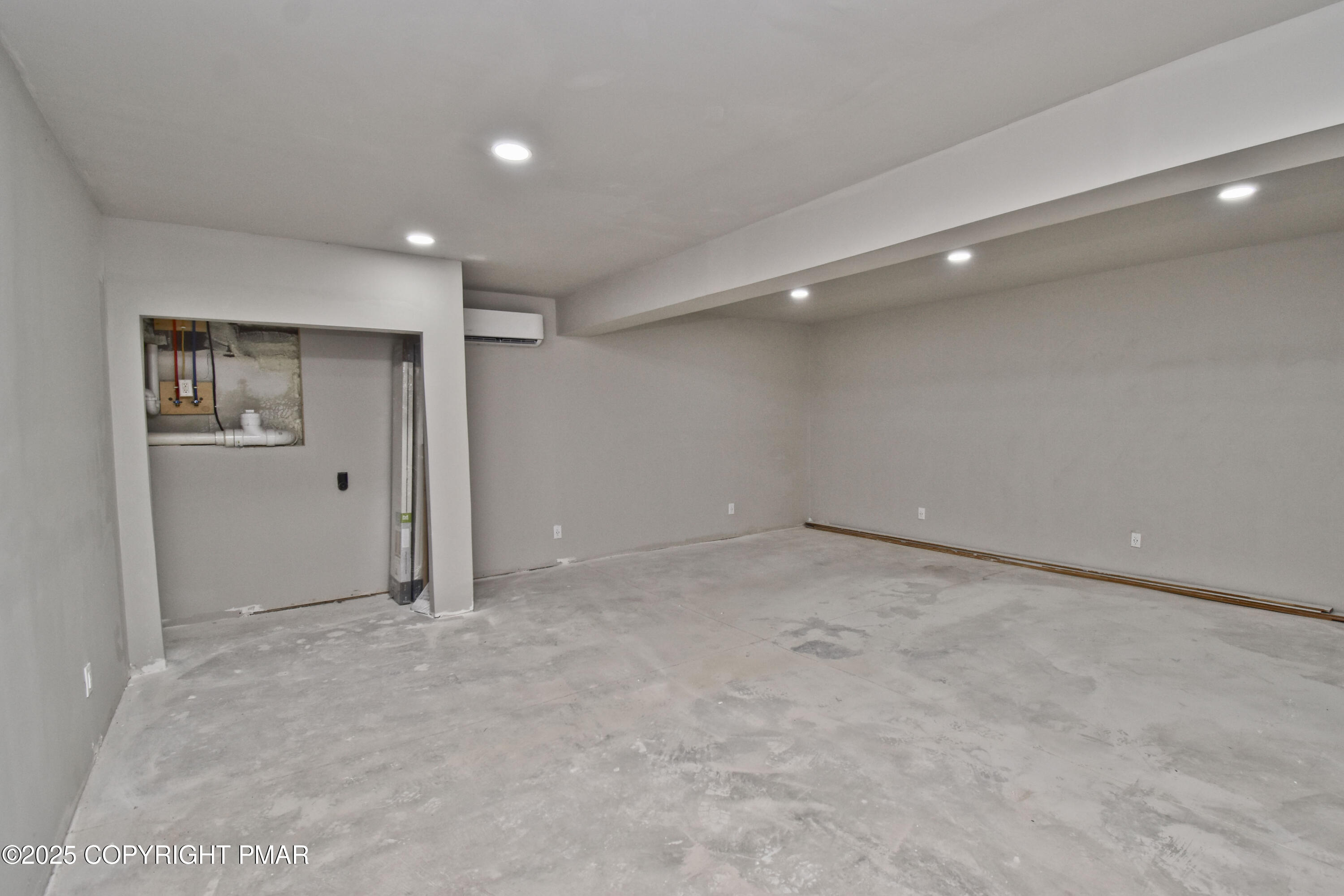 348 Summit Road Swiftwater, PA 18370 - Photo 30 of 47 a view of an empty room