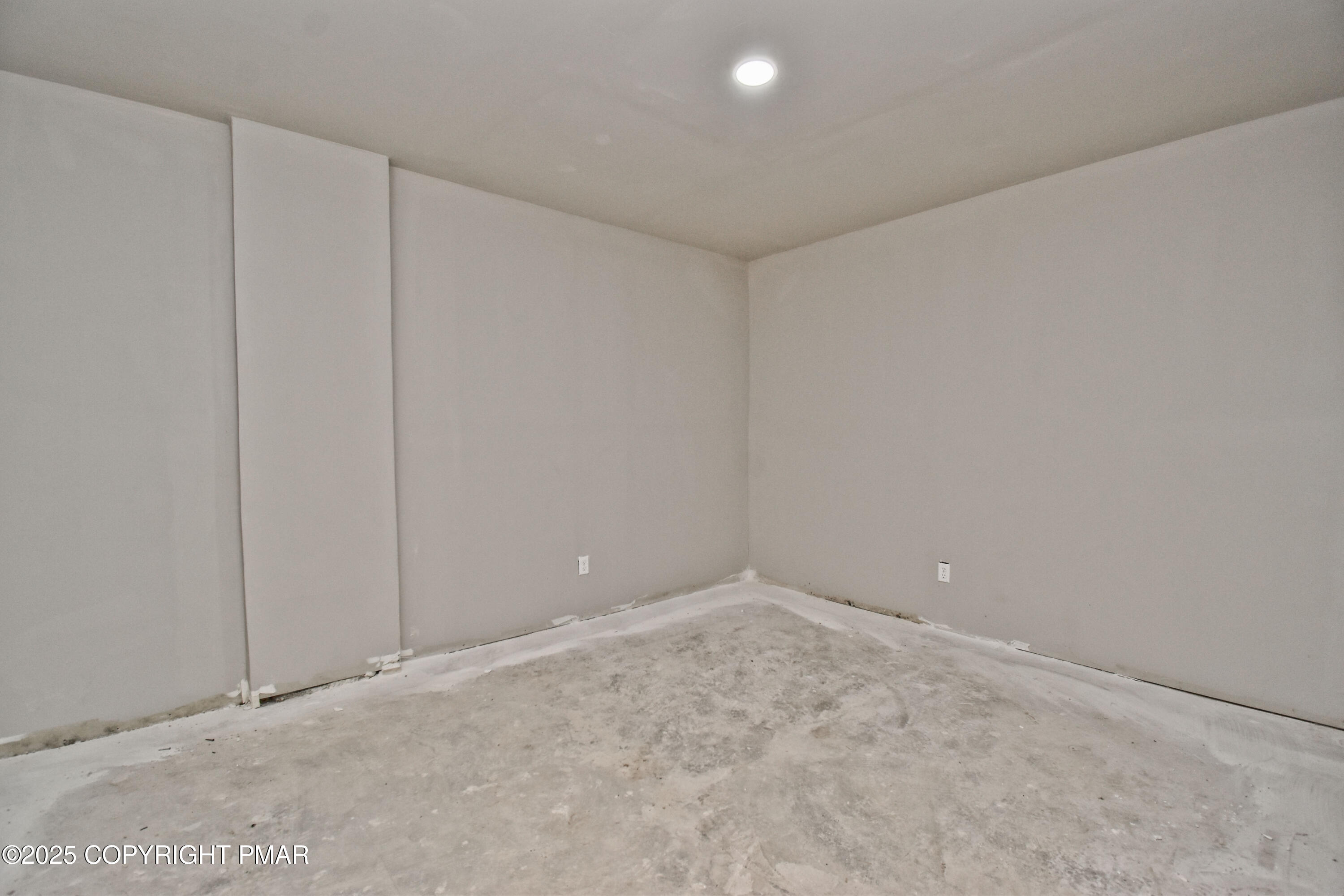 348 Summit Road Swiftwater, PA 18370 - Photo 32 of 47 a view of an empty room