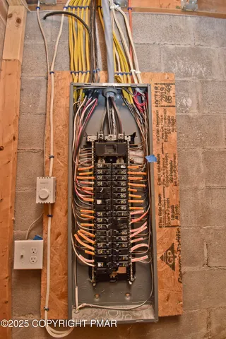 $375,000 | 348 Summit Road, Swiftwater, PA 18370