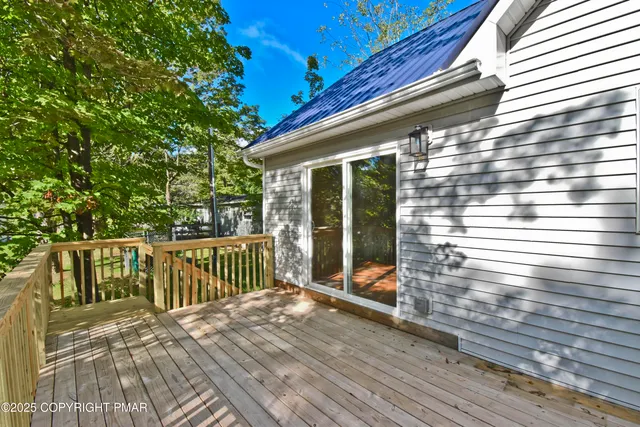 $375,000 | 348 Summit Road, Swiftwater, PA 18370