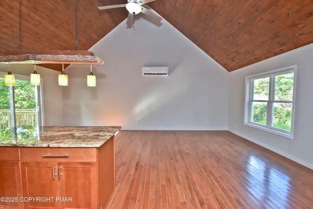 $375,000 | 348 Summit Road, Swiftwater, PA 18370