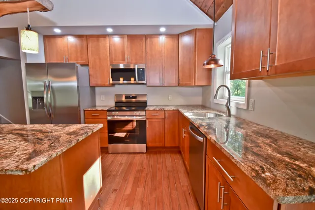 $375,000 | 348 Summit Road, Swiftwater, PA 18370