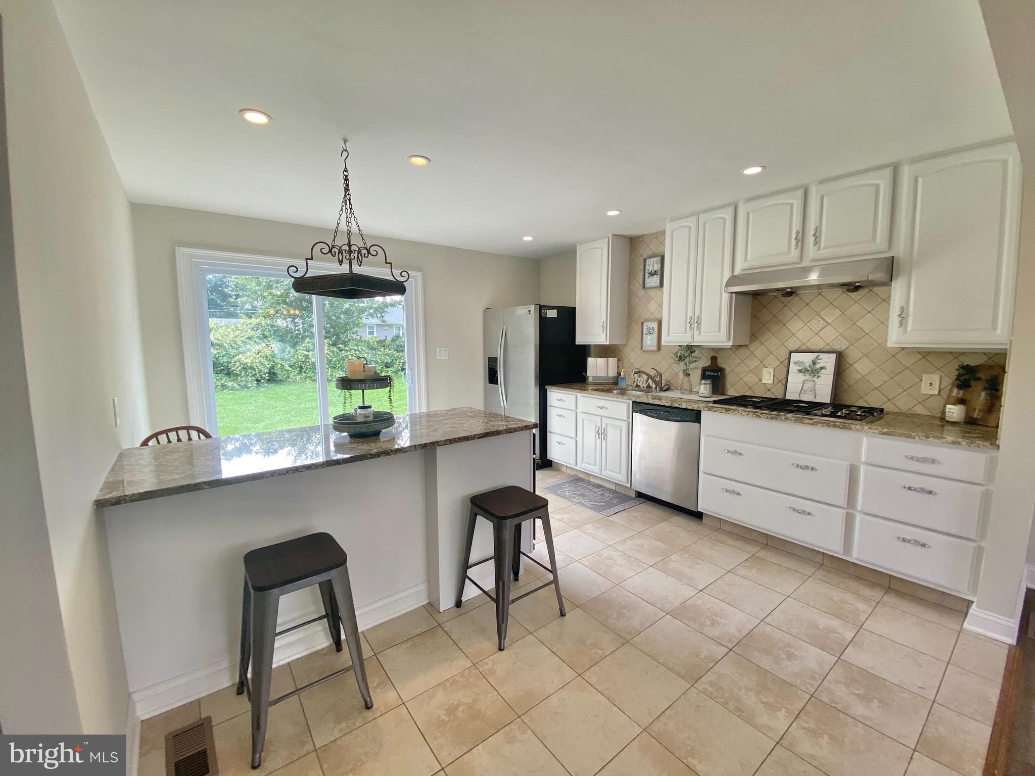 17 Doreen Road Hamilton, NJ 08690 - Photo 7 of 34 Gallery Image 7