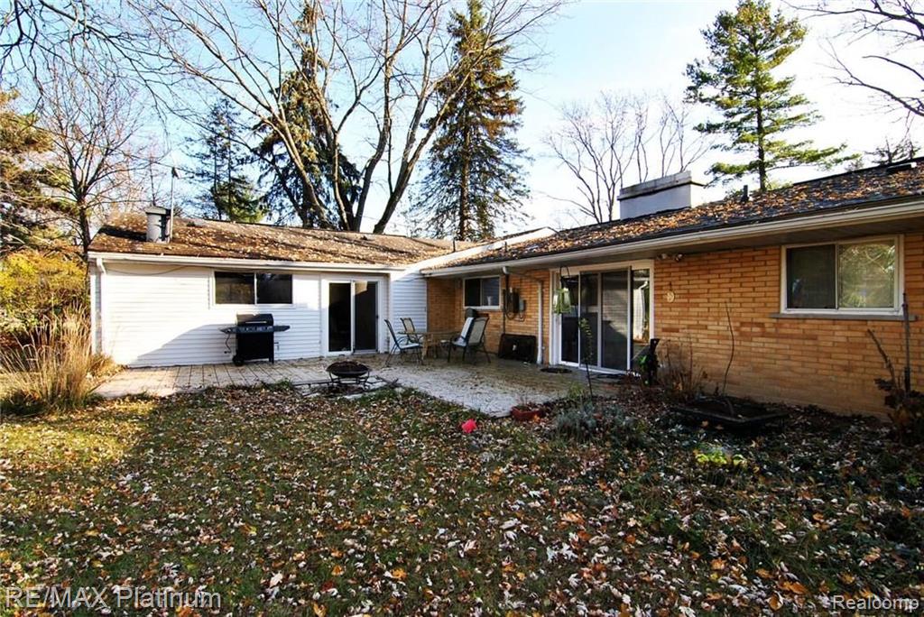 24566 Border Hill Novi, MI 48375 - Photo 23 of 26