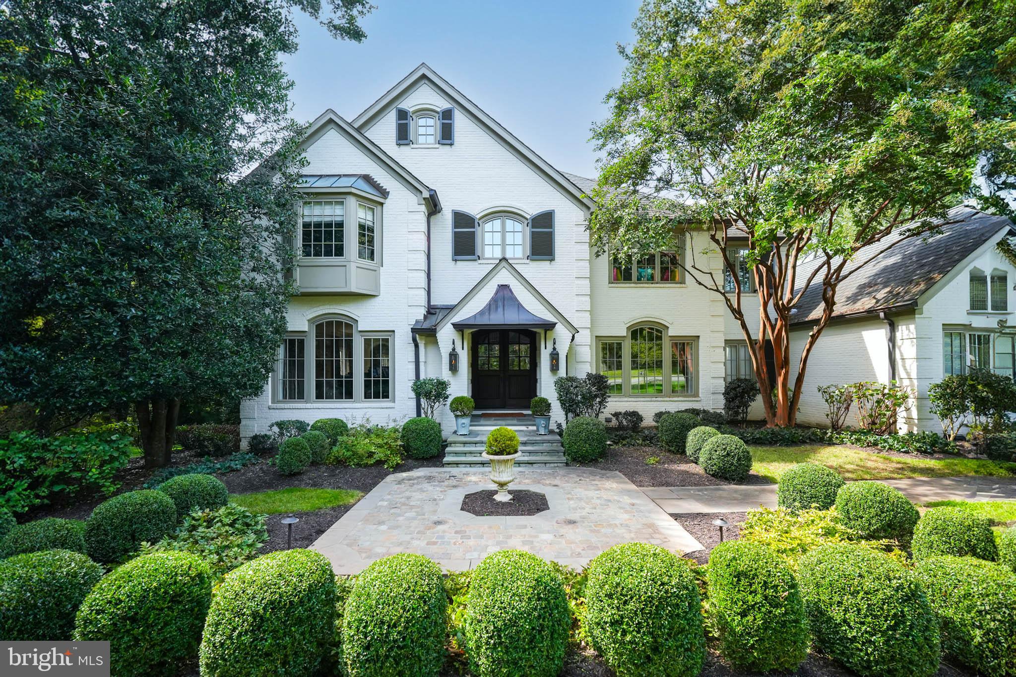 1231 Tottenham Court Reston, VA 20194 - Photo 3 of 86 Elegant curb appeal