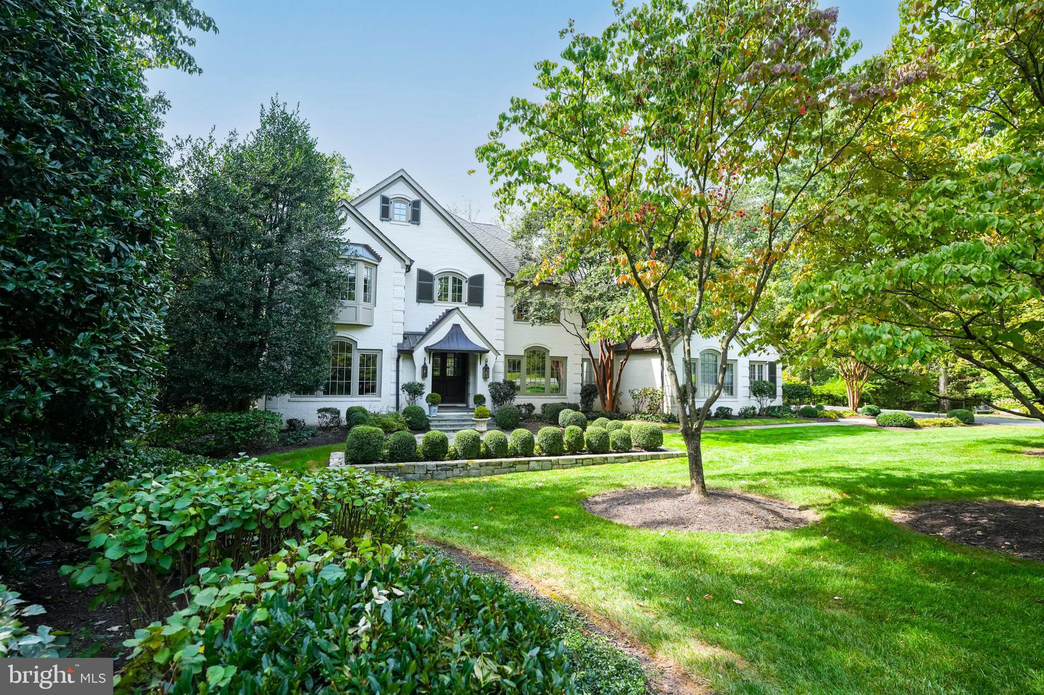 1231 Tottenham Court Reston, VA 20194 - Photo 4 of 86 BOWA built Estate home on 1.25 private acre lot