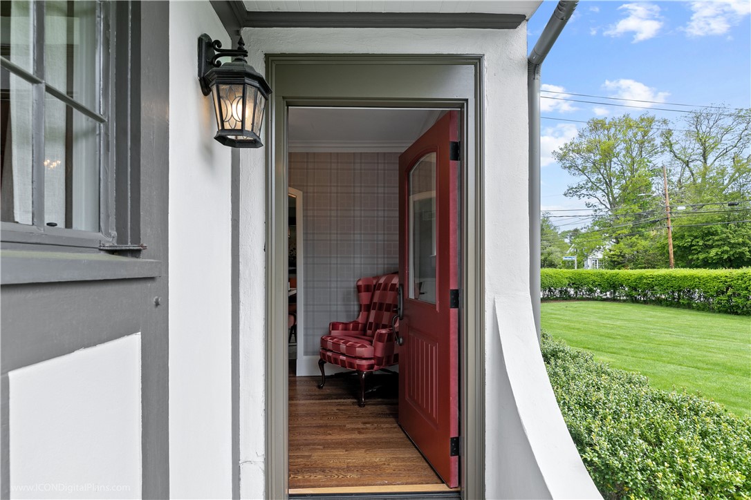 43 Rumstick Road Barrington, RI 02806 - Photo 6 of 50 Front door entrance
