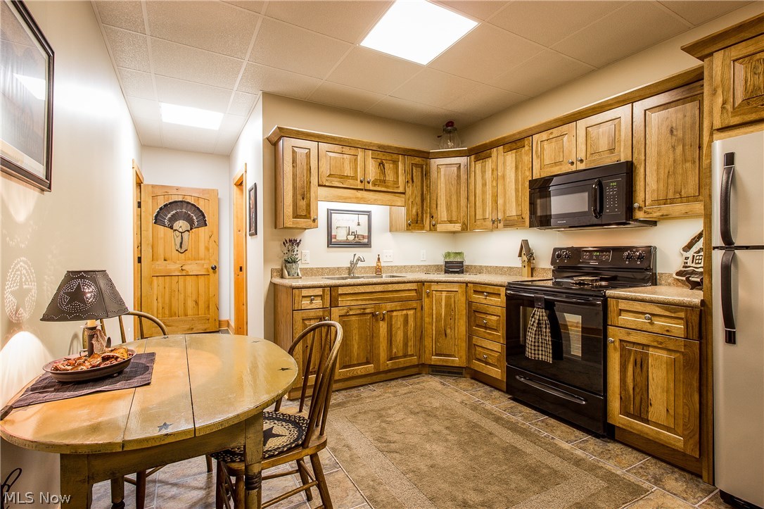 23083 Hartley Road Alliance, OH 44601 - Photo 28 of 35