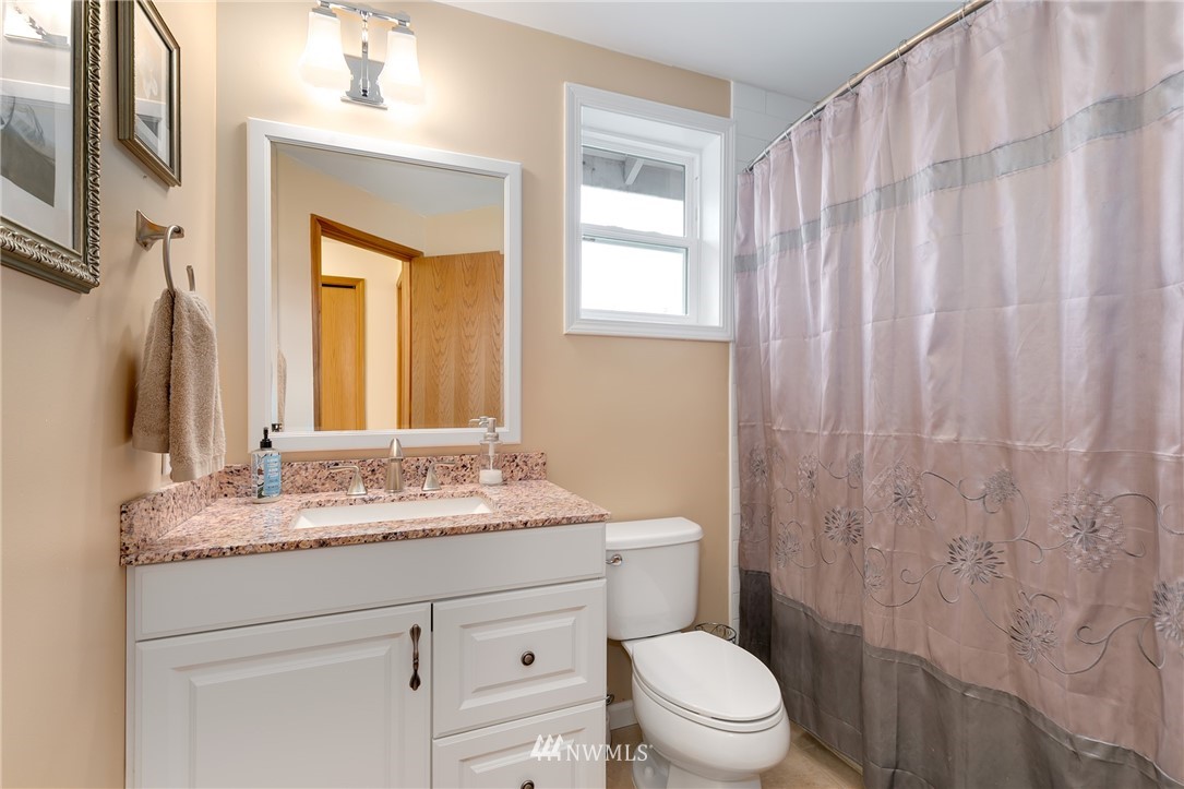 15631 140th Place Southeast Renton, WA 98058 - Photo 12 of 25 Gallery Image 12