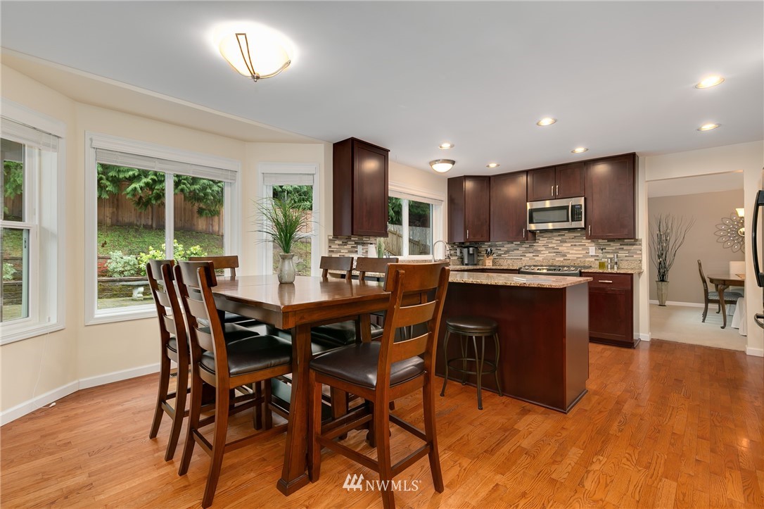 15631 140th Place Southeast Renton, WA 98058 - Photo 5 of 25 Gallery Image 5