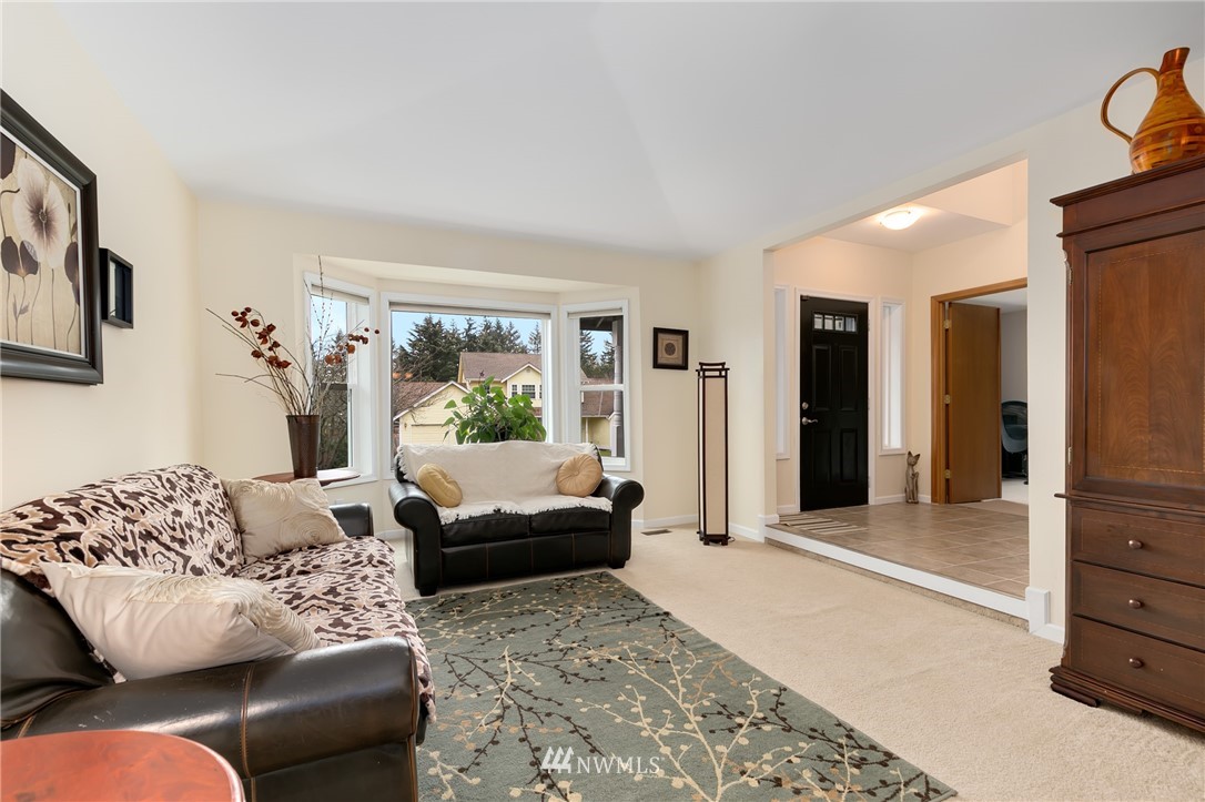 15631 140th Place Southeast Renton, WA 98058 - Photo 10 of 25 Gallery Image 10