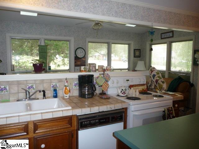 404 Parkins Mill Road Greenville, SC 29607 - Photo 10 of 16