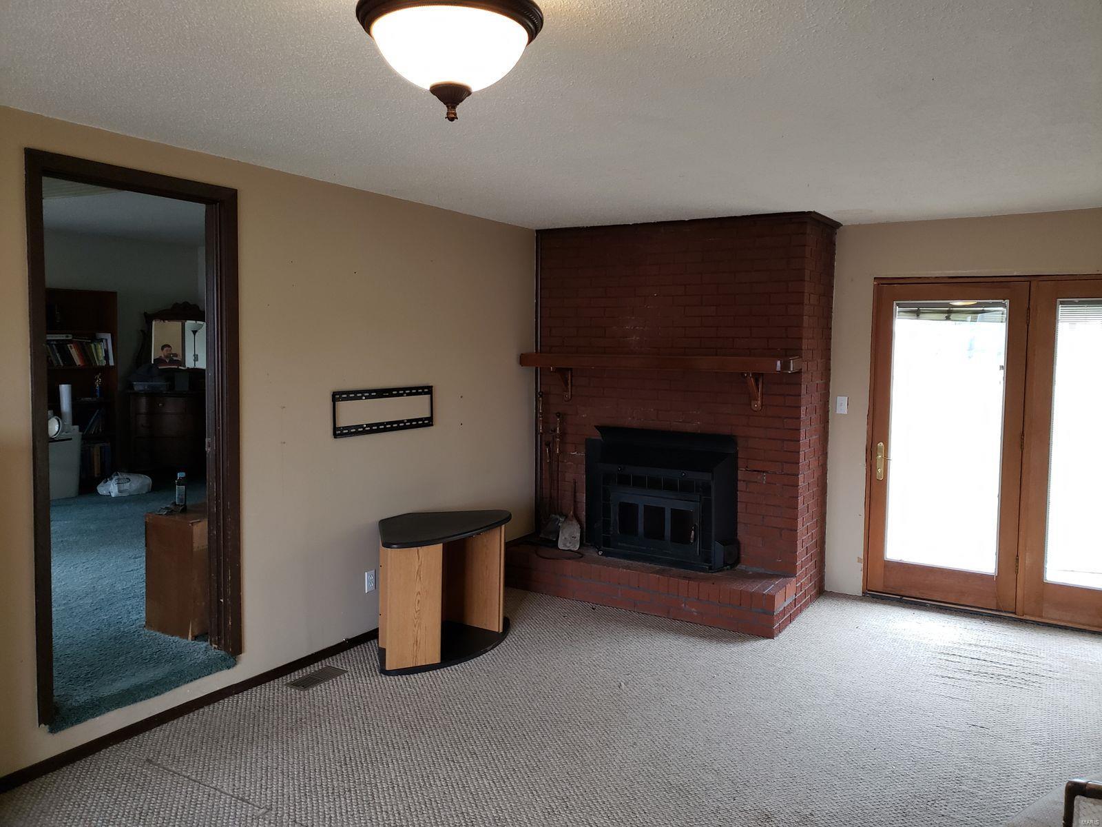 18540 White City Road Staunton, IL 62088 - Photo 7 of 28 Gallery Image 7