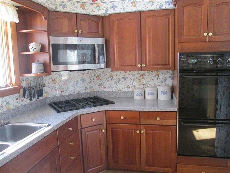 148 Thompson Road Beaver Falls, PA 15010 - Photo 7 of 25 Gallery Image 7