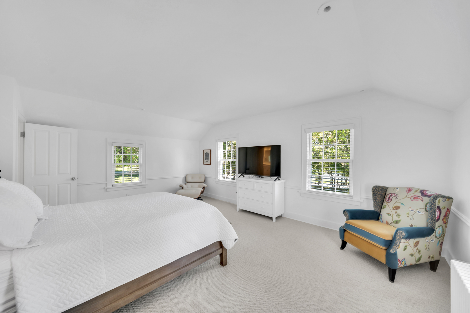 32 Otis Road Barrington Hills, IL 60010 - Photo 23 of 48 a bedroom with a bed and a couch