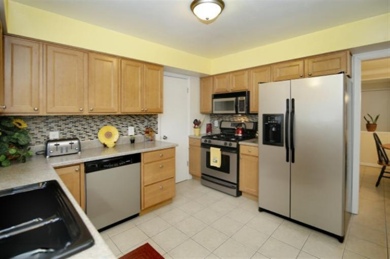 2121 Paddington Road Kalamazoo, MI 49001 - Photo 8 of 24 Additional Photo