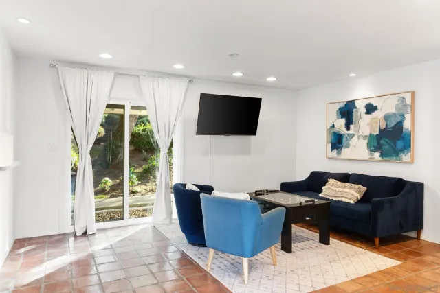 $14,900 | 7806 Via Capri, La Jolla, CA 92037