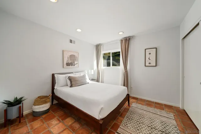 $14,900 | 7806 Via Capri, La Jolla, CA 92037