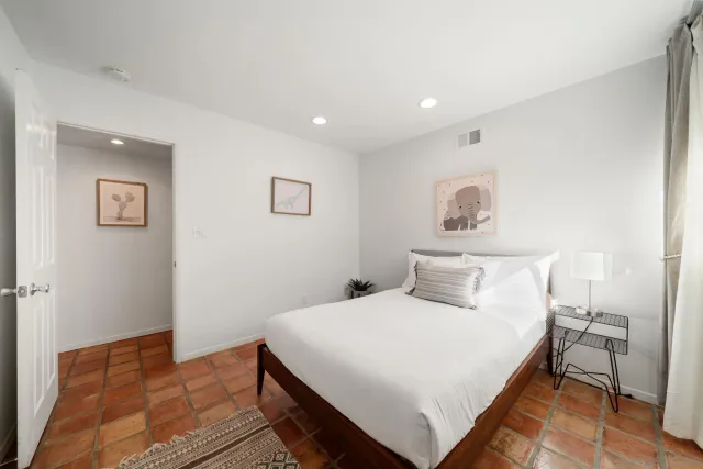 $14,900 | 7806 Via Capri, La Jolla, CA 92037