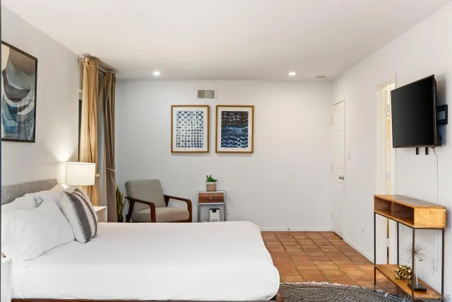 $14,900 | 7806 Via Capri, La Jolla, CA 92037