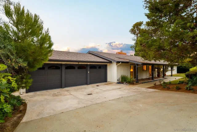 $14,900 | 7806 Via Capri, La Jolla, CA 92037