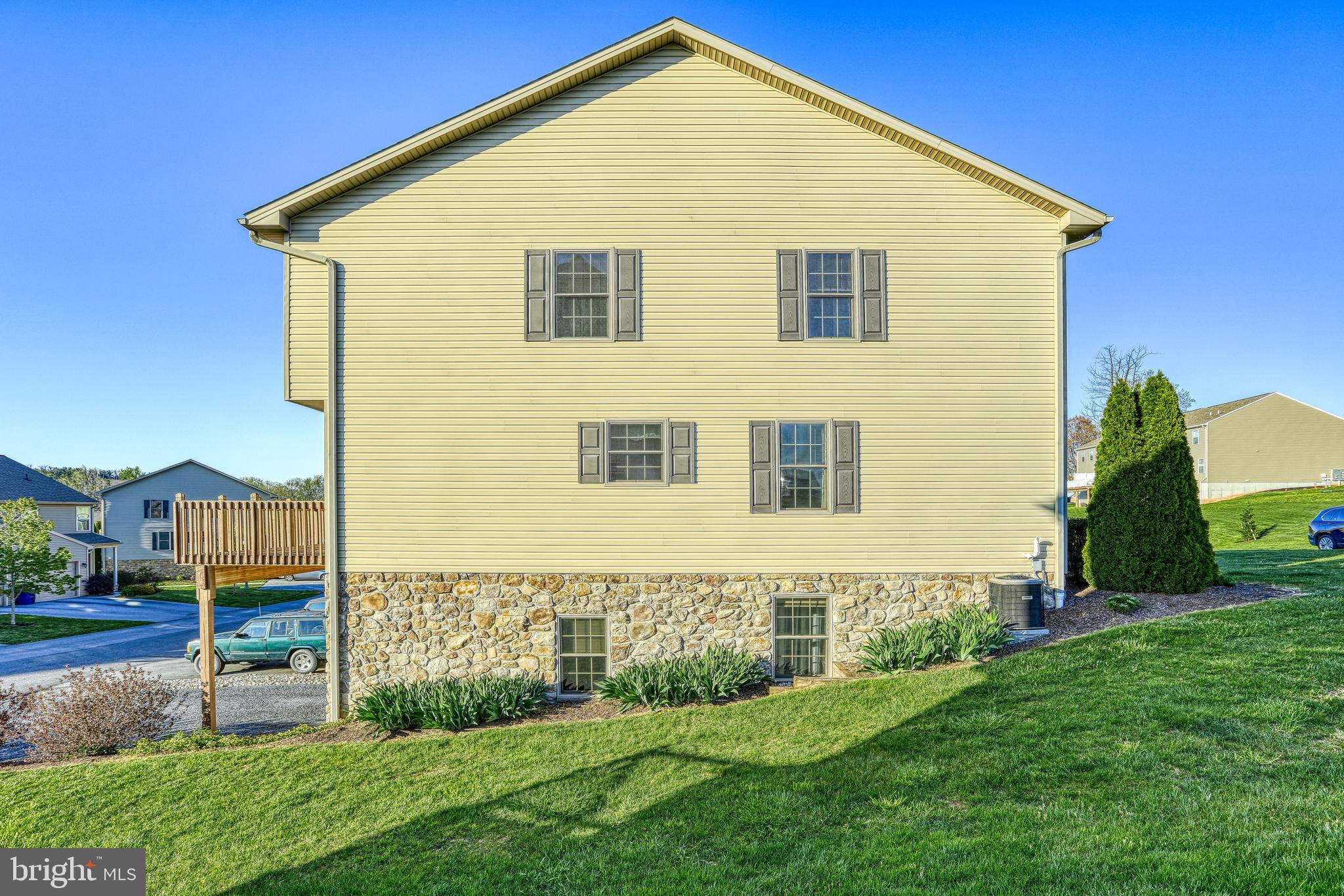 1256 Overlook Road Middletown, PA 17057 - Photo 5 of 39 Gallery Image 5