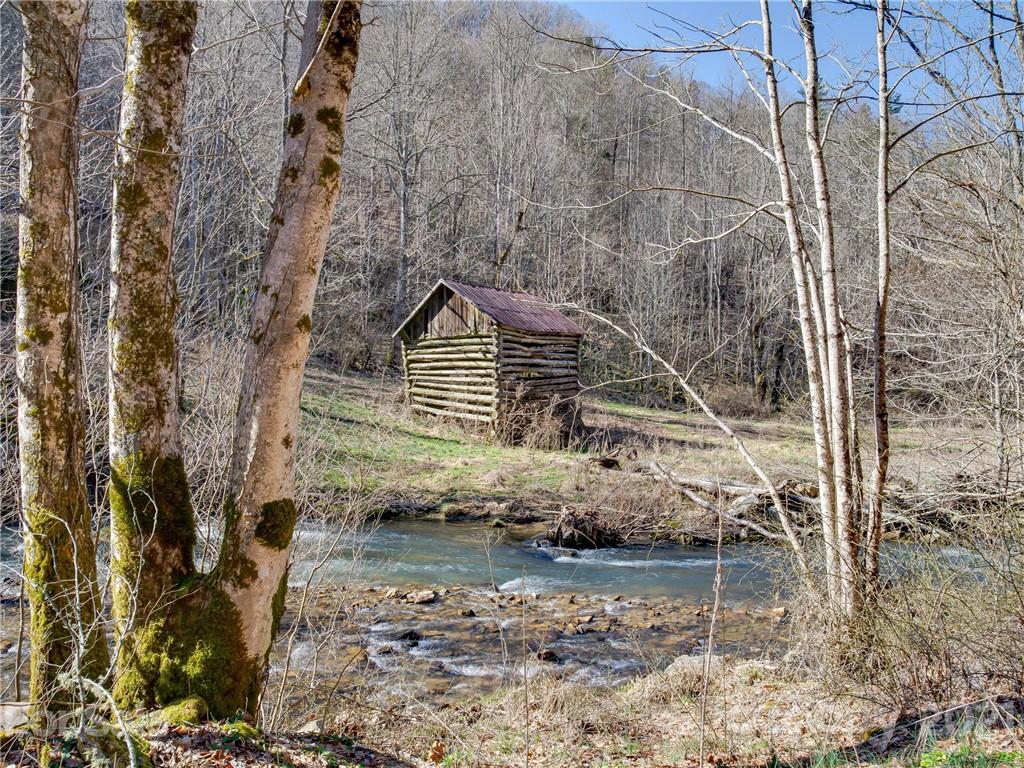 50 Wagon Wheel Road Marshall, NC 28753 - Photo 2 of 22 Gallery Image 2