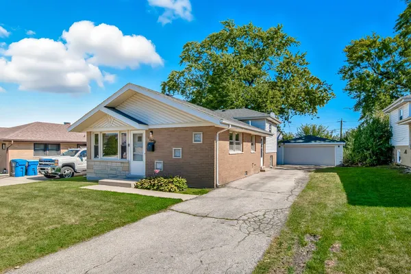 $310,000 | 12549 South Tripp Avenue, Alsip, IL 60803