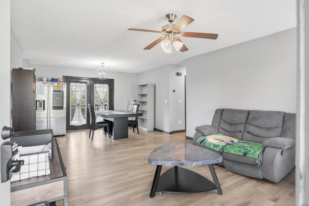 560 Gregory Road Westmoreland, TN 37186 - Photo 14 of 41 a living room with furniture and a large window