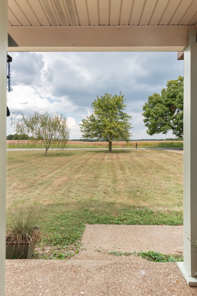 560 Gregory Road Westmoreland, TN 37186 - Photo 9 of 41 a view of an ocean