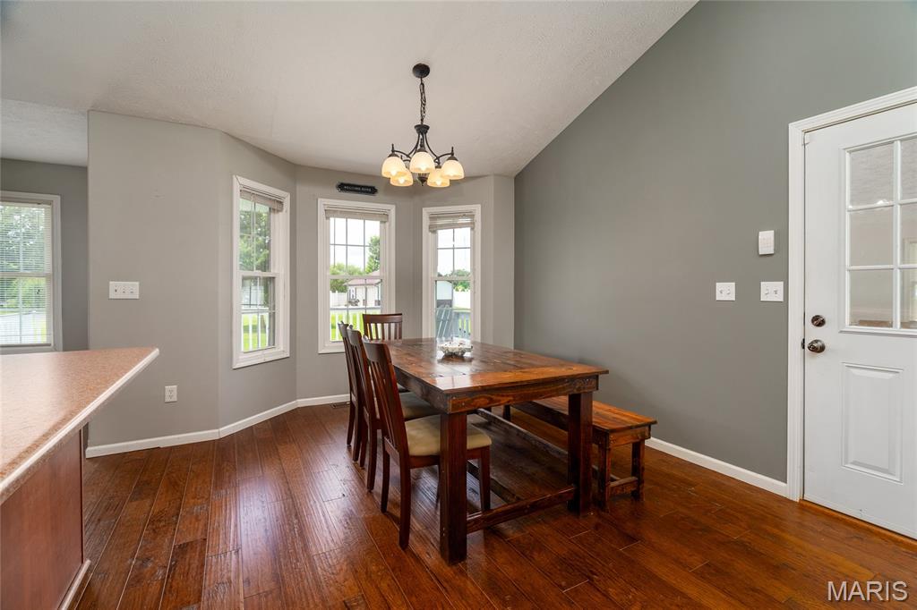 12063 Strawberry Road Carbondale, IL 62901 - Photo 11 of 36