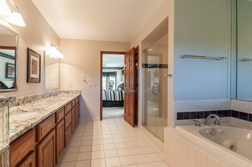 4170 Carbary Court Rochester, MI 48306 - Photo 42 of 67 31331646-41.JPG