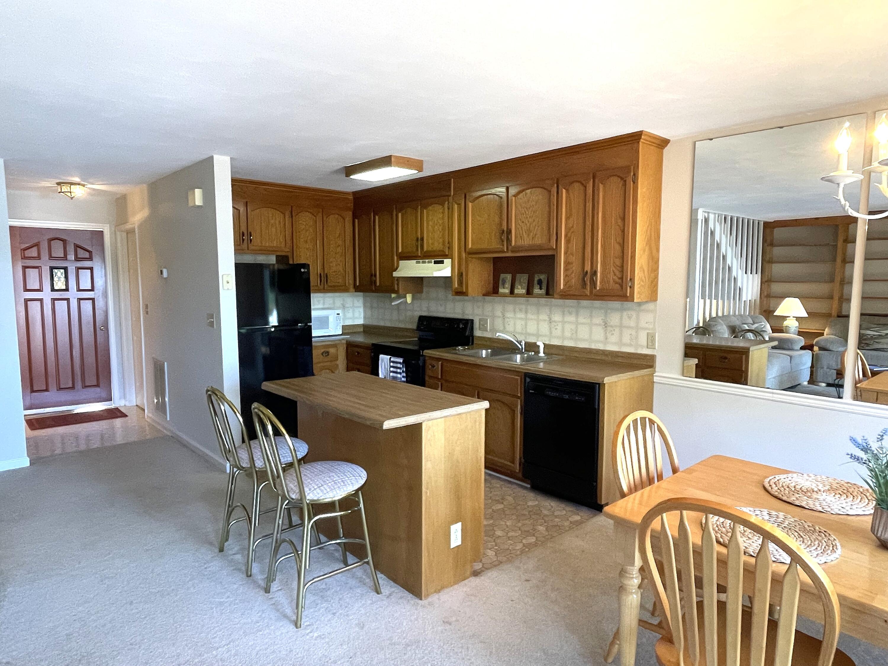 213 Saunders Point Road, Unit 6 Huddleston, VA 24104 - Photo 3 of 21 Kitchen